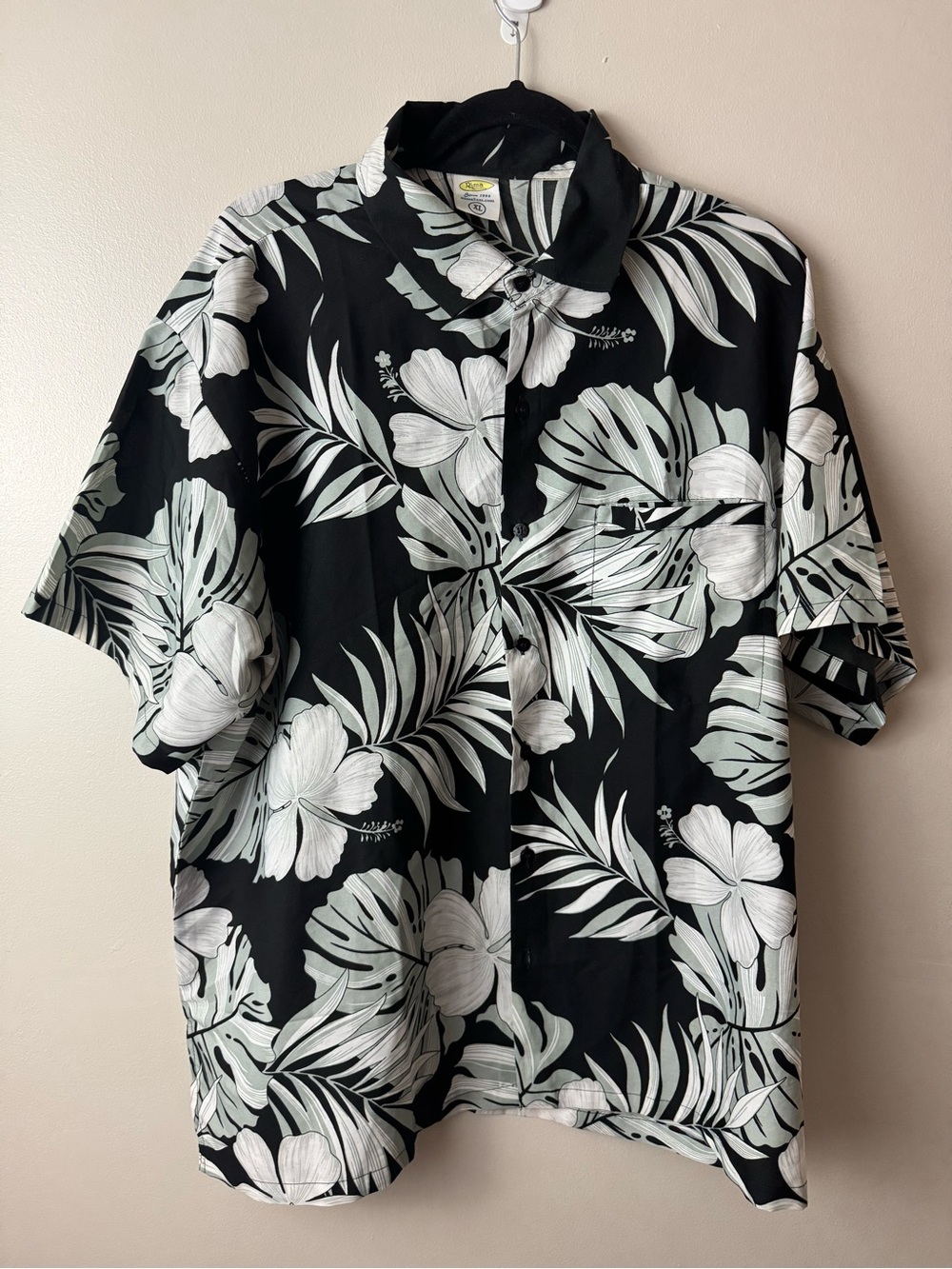 Vintage 1996 Rima Black Floral Short-Sleeve Button-Up Shirt XL